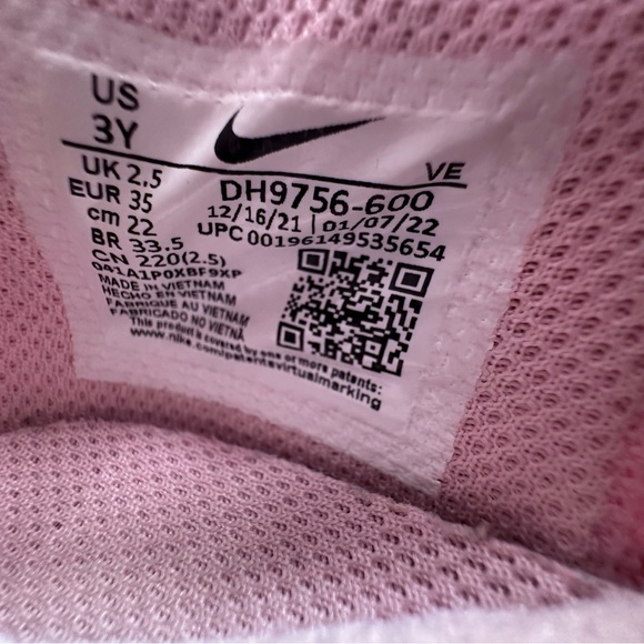 EUC | Nike | Dunk Low | Triple Pink | Girls 3Y US - Picture 10 of 12